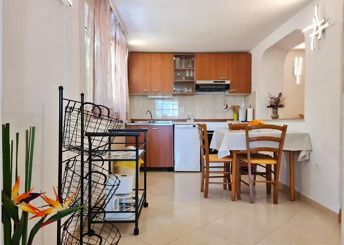 Beakovic By Interhome