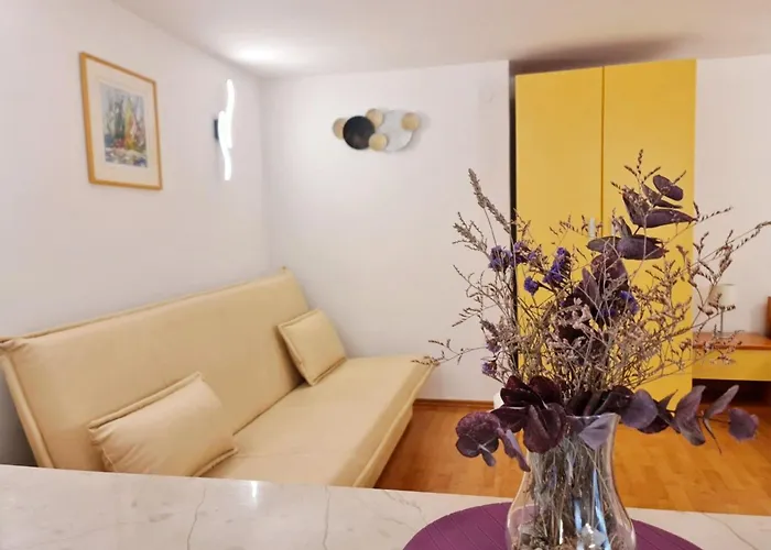 Beakovic By Interhome