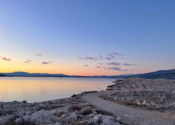 Beakovic By Interhome *