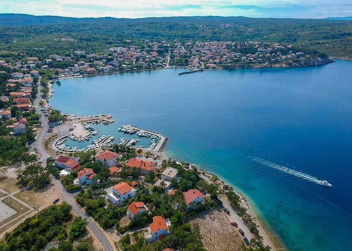 Beakovic By Interhome