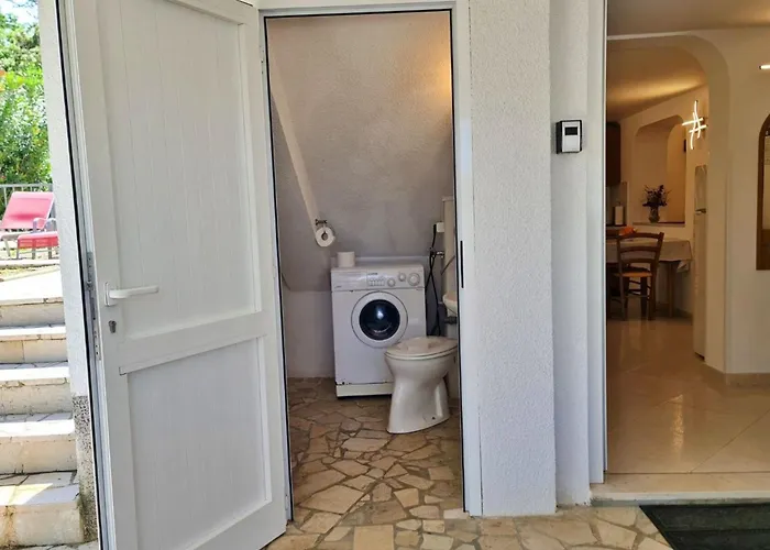 Beakovic By Interhome *